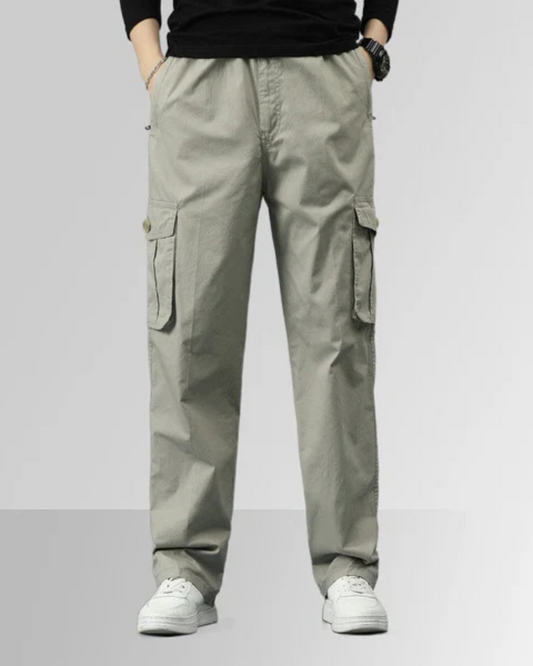 Calças confortáveis de corte holgado e com vários bolsos